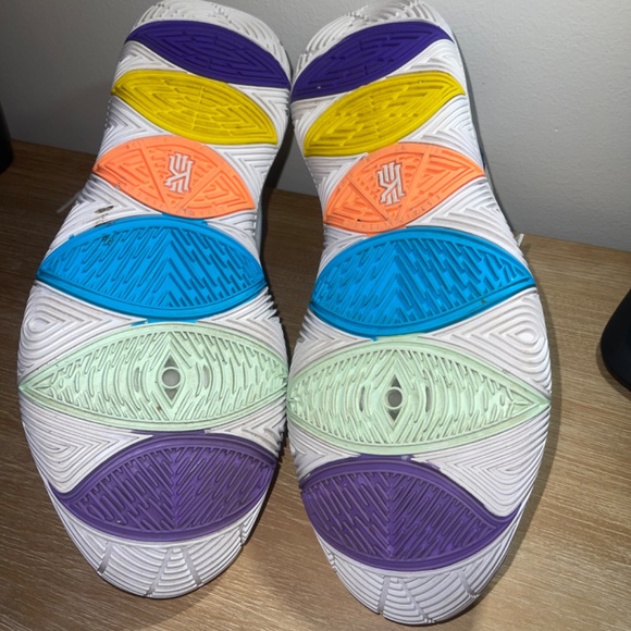 Have a Nike Day Kyrie 5 - Picture 6 of 8